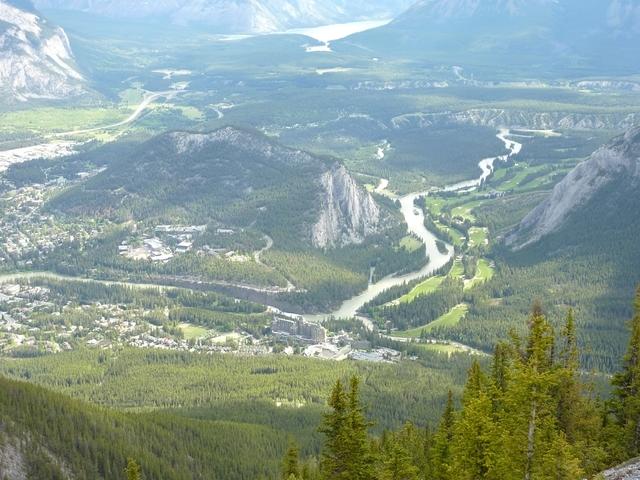 View-From-Sulphur-Mountain-04