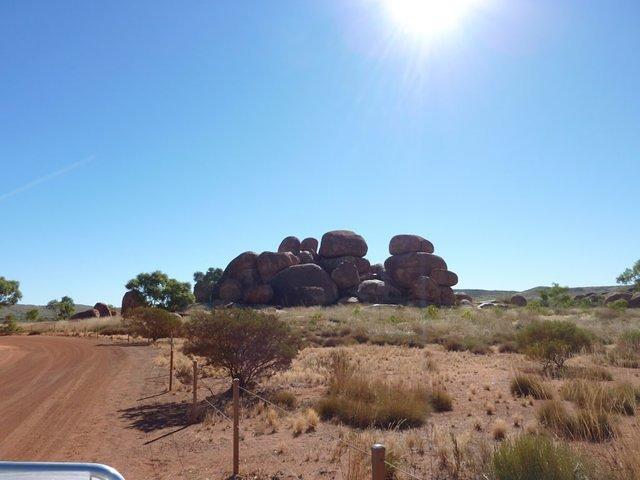 Devils Marbles 02